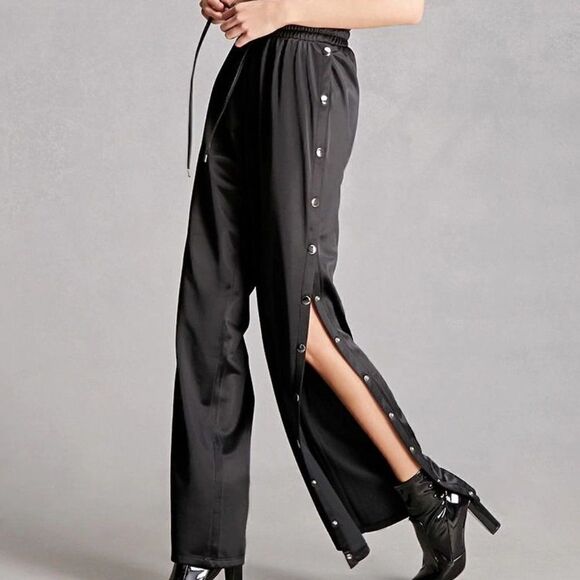 Forever 21 Black Snap Button Wide Set Pants - Picture 1 of 3